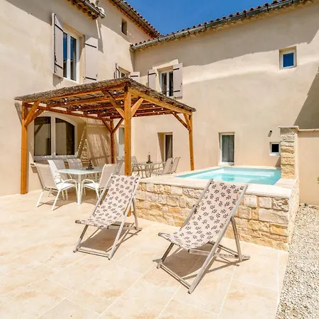 Holiday home Hotilleul *